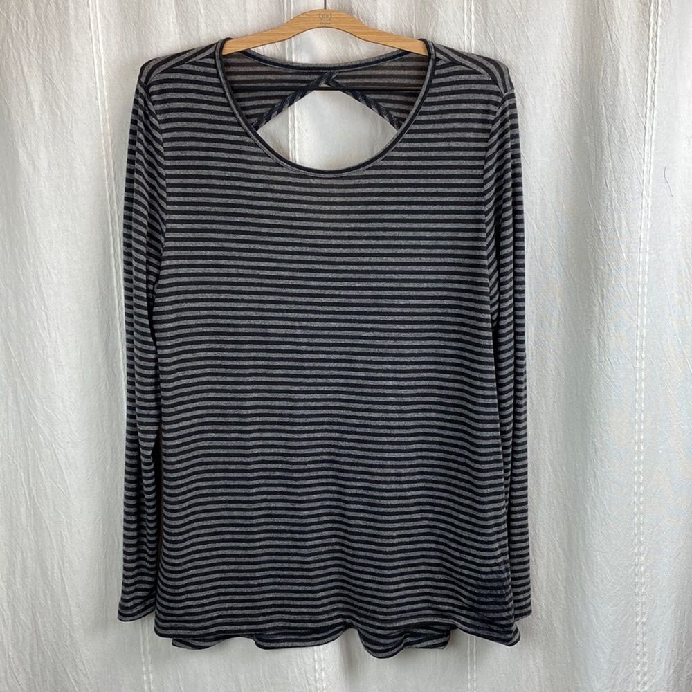 Ideology long sleeve striped t with back opening XL